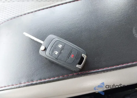 2011 Chevrolet Equinox Ls z USA, uszkodzony, nr VIN 2GNALBEC3B1324052